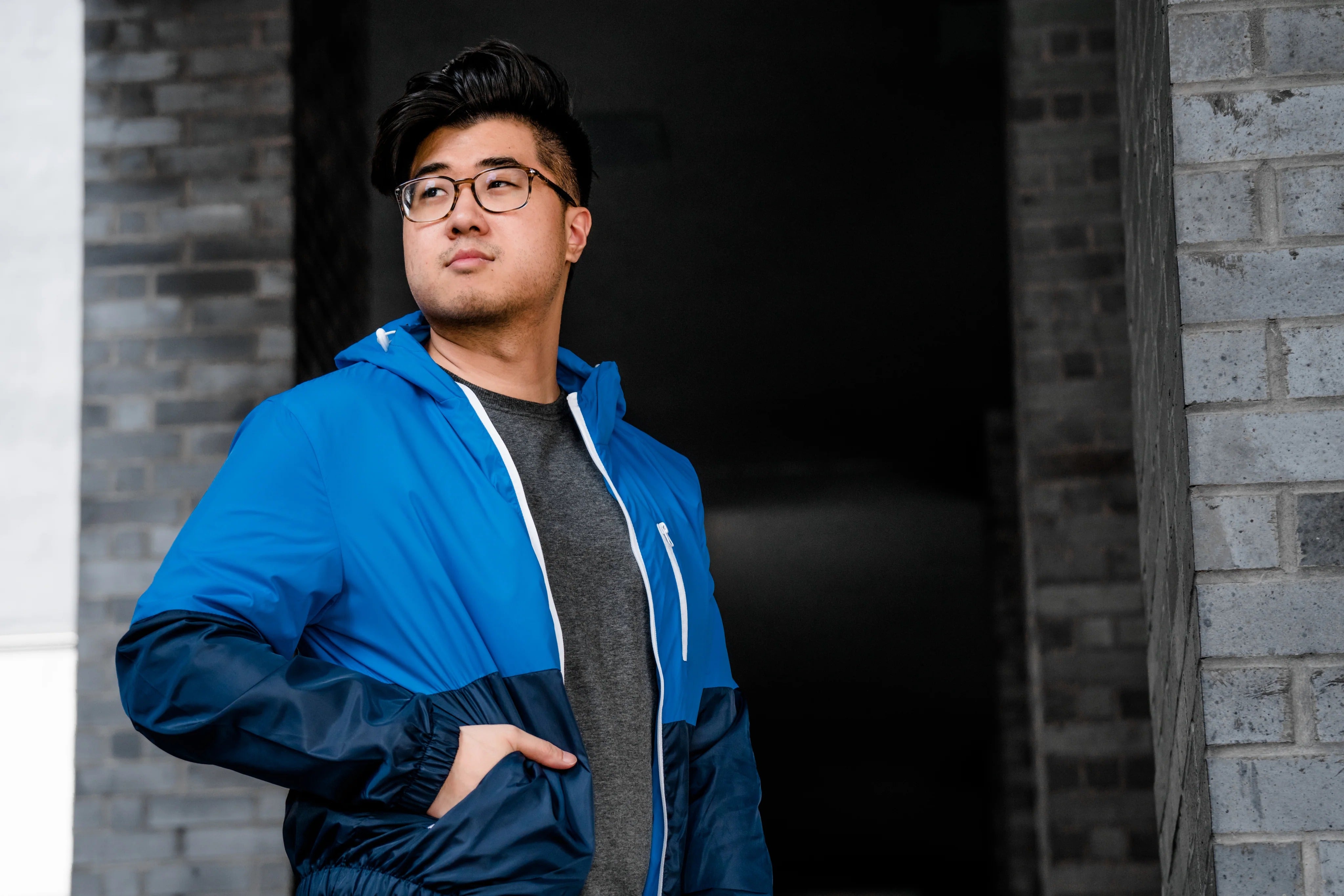 files/imgi_30_man-in-blue-jacket.jpg